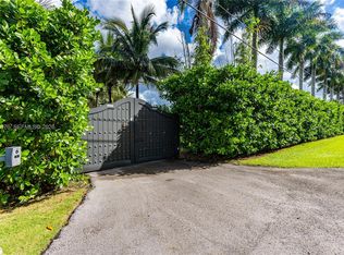 18851 SW 218th St, Miami, FL 33170
