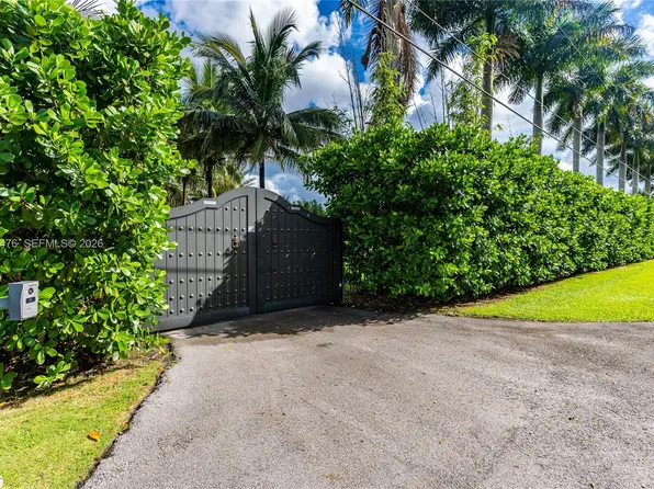 18851 SW 218th St, Miami, FL 33170