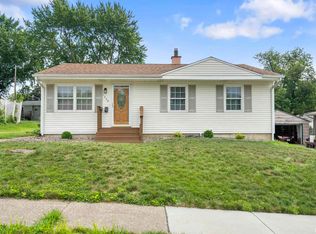1029 N Elmwood Ave, Davenport, IA 52804