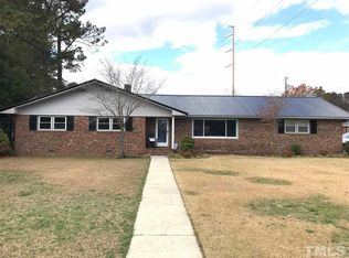 805 E Morris Cir, Dunn, NC 28334