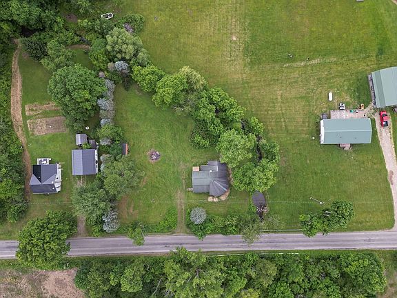 5th image of 18089 Beaver Center Rd
