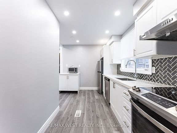 2nd image of 368 Fountain St S