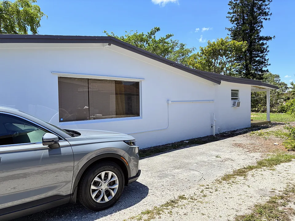 1637 NW 18th Ave