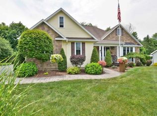 7 Eagle Ridge Dr, New Hartford, NY 13413
