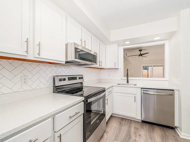 9400 1st View St Townhomes — Photo 30