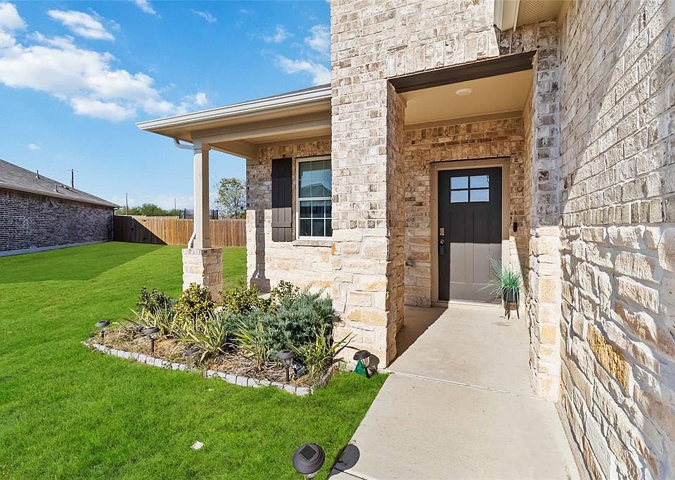 1st image of 226 Coralbean Dr