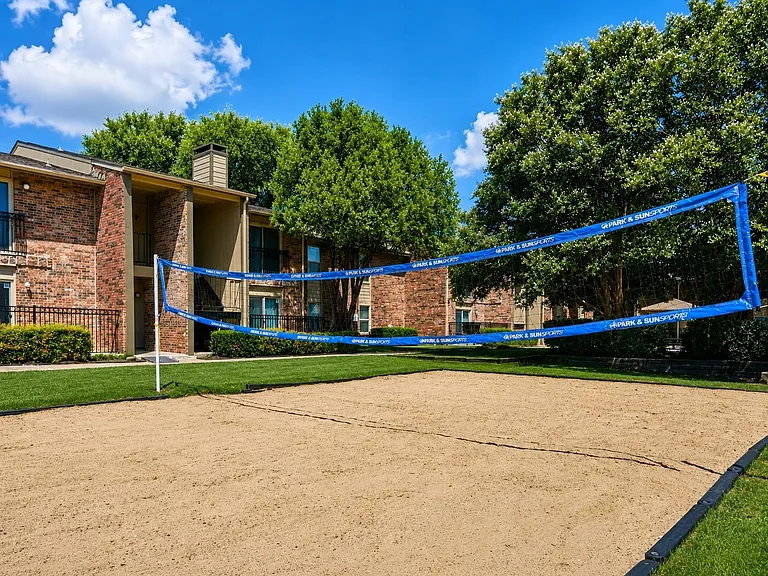 Rochelle Plaza — Photo 16