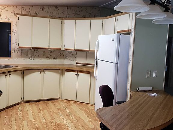4th image of 391 Knotwood Ln