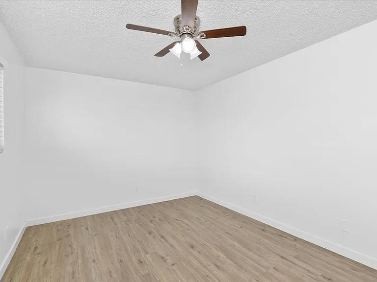 1309 S Juniper St — Photo 13