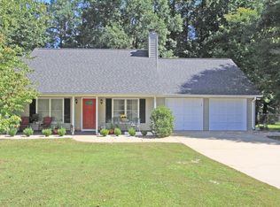 108 Nottingham Ln, Greenwood, SC 29649