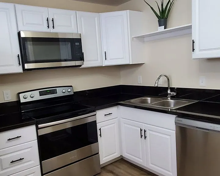 522 Jefferson Rd — Photo 1