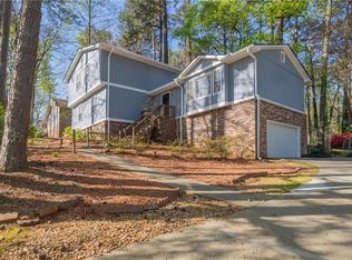 215 Hauteur Pl SW, Lilburn, GA 30047