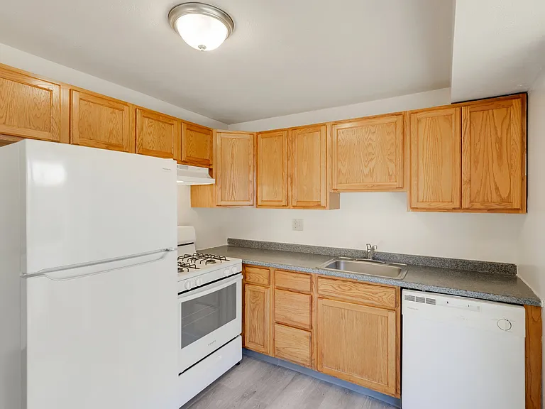Seneca-Broadview Hills — Photo 12