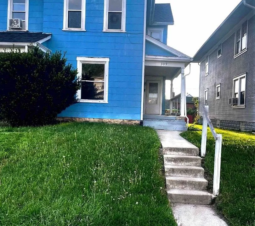 307-309 N Isabella St