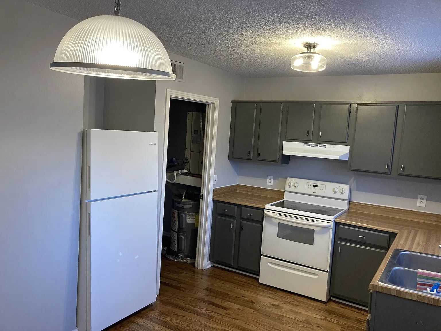 2 bed, 1024 sqft, $1,350 — Photo 2