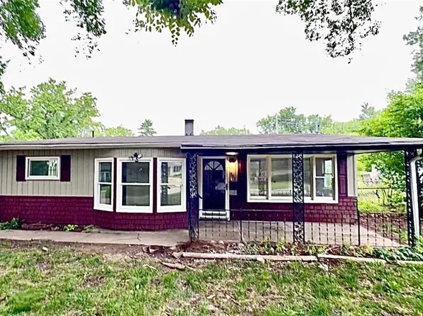 501 Orchard Ln, Saint Joseph, MO 64501