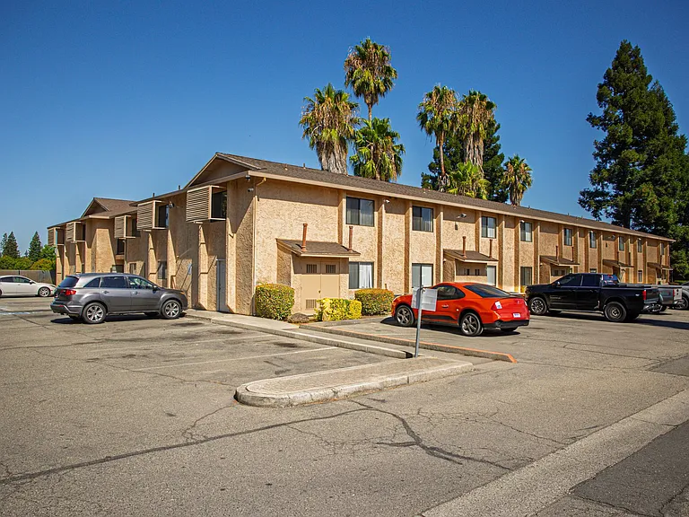 Joshua Tree Apartments — Photo 15