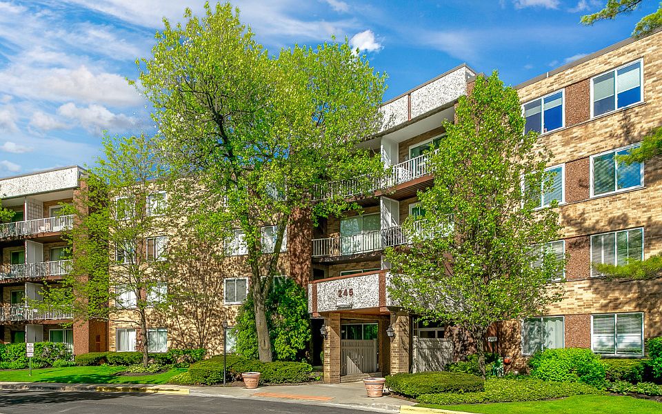 1st image of 245 S Park Ln Unit 422