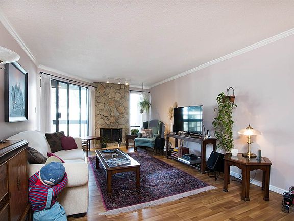 4th image of 1055 W 13th Ave #304