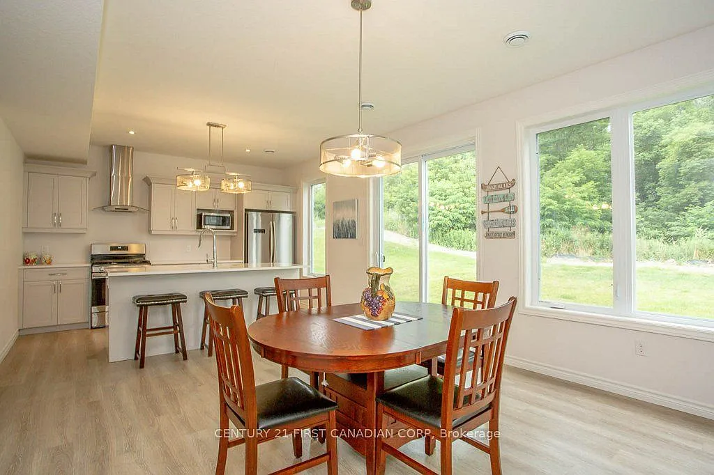 3 bed, $2,700 — Photo 1