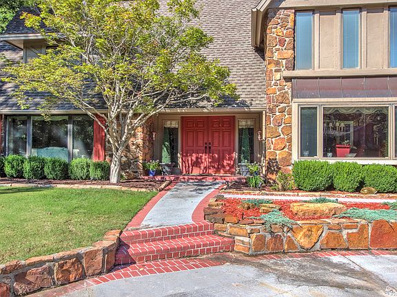 Double Entry Doorway.