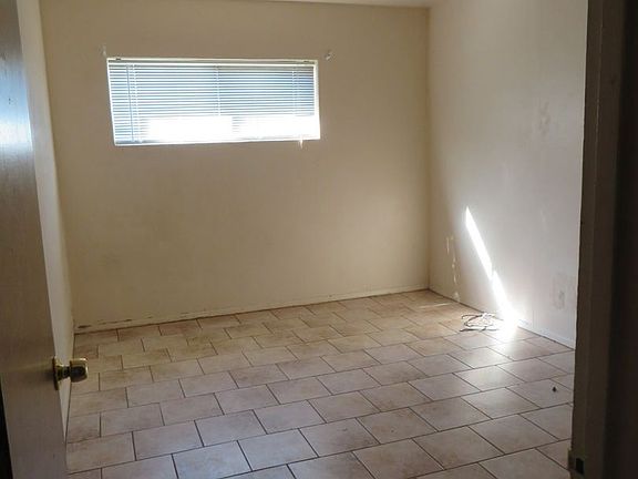 4th image of 1855 Corbett Dr