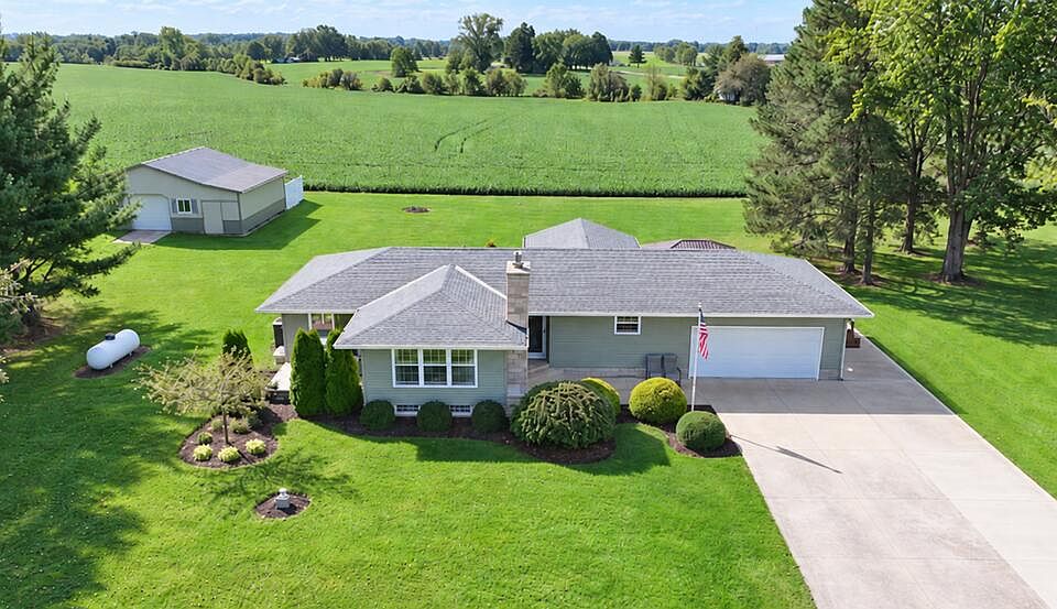 1st image of 2753 Holtz Rd