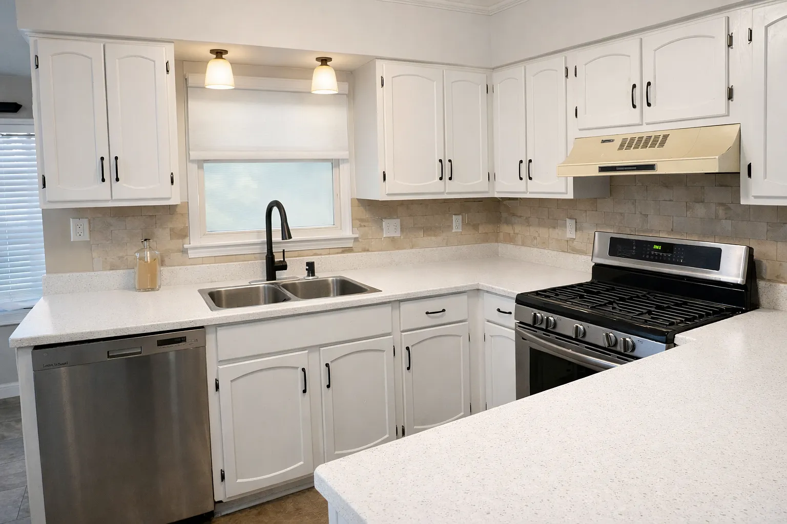 4 bed, 2144 sqft, $2,000 — Photo 1