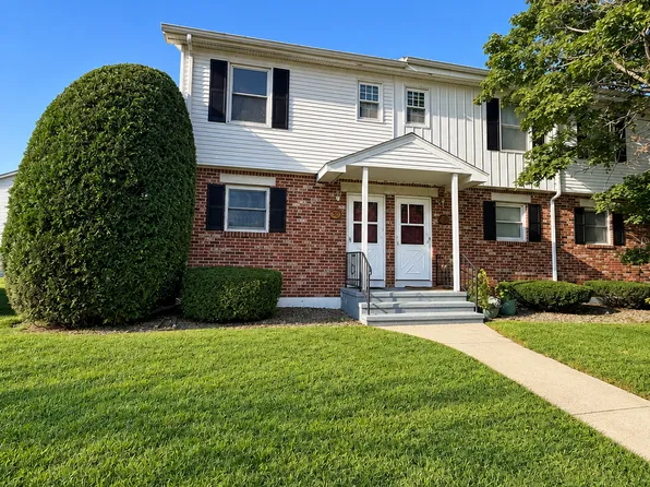 36 Athol Street #36, Killingly, CT 06241