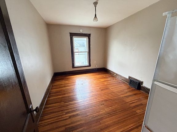 5th image of 12 Tompkins St APT 2