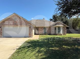 6619 Running Creek Dr, Arlington, TX 76001