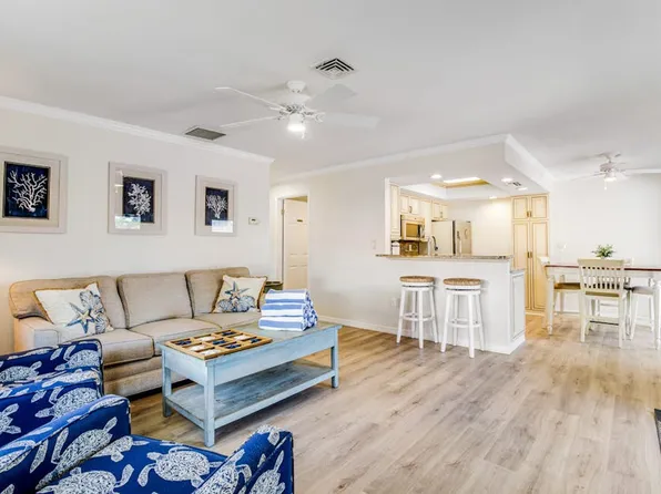 7107 Gulf Dr, Bradenton Beach, FL