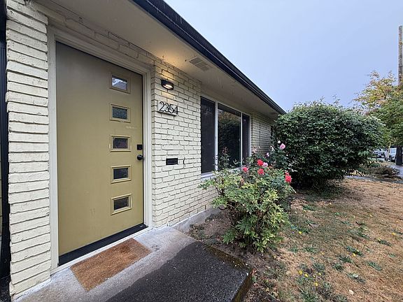 4th image of 2354 SE 48th Ave
