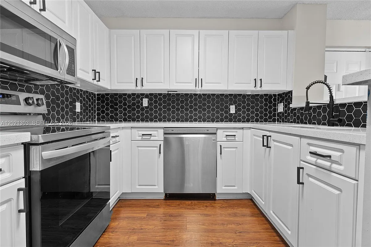 Building Photo - 2123 Renaissance Blvd #201