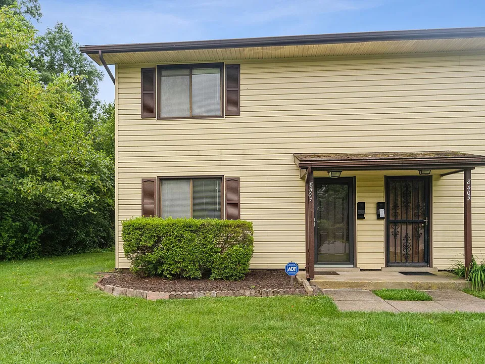 End-unit 3-bedroom upgraded townhome ready for immediate occupancy!