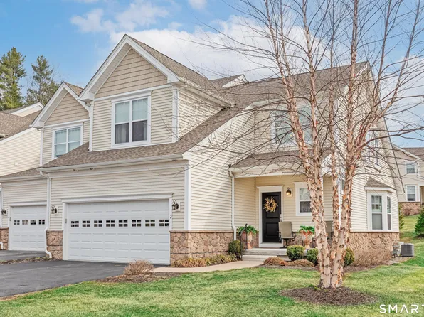 2 Arrowwood Court #2, Middlebury, CT 06762