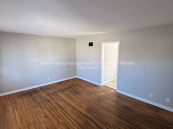 2nd image of 1632 S Mission Rd