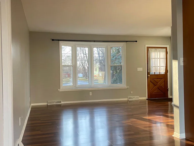 4540 N McCord Rd — Photo 2