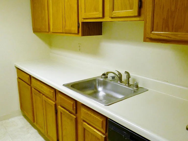 1516 Lancaster St #3C — Photo 5