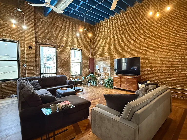 1111 W Randolph St #2 — Photo 17