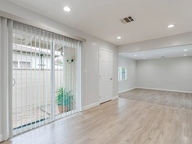 6539 Coldwater Canyon Ave — Photo 15