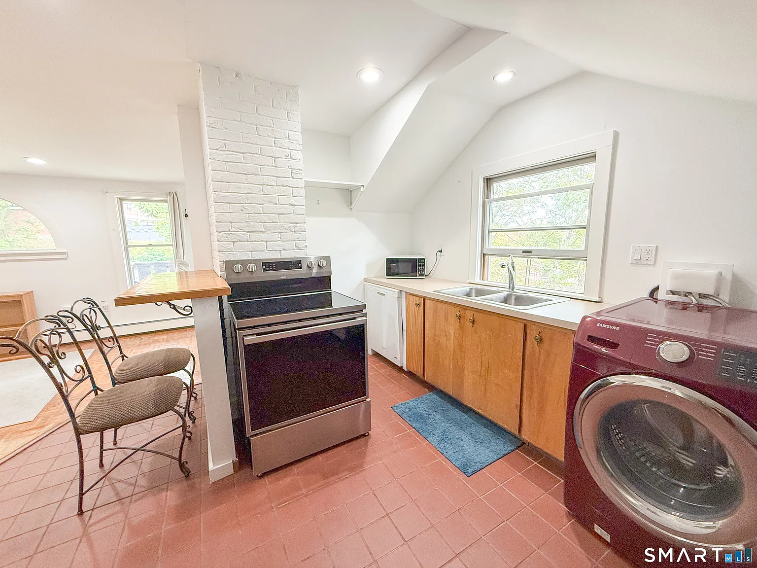 1 bed, 1.0 bath, 620 sqft, $1,595 — Photo 2