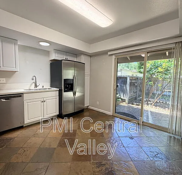 3440 W Benjamin Holt Dr — Photo 7