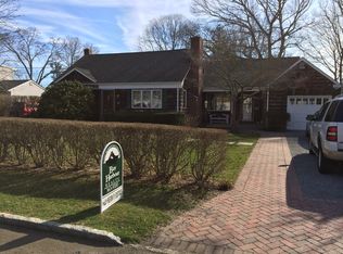 229 April Ln, Bayport, NY 11705