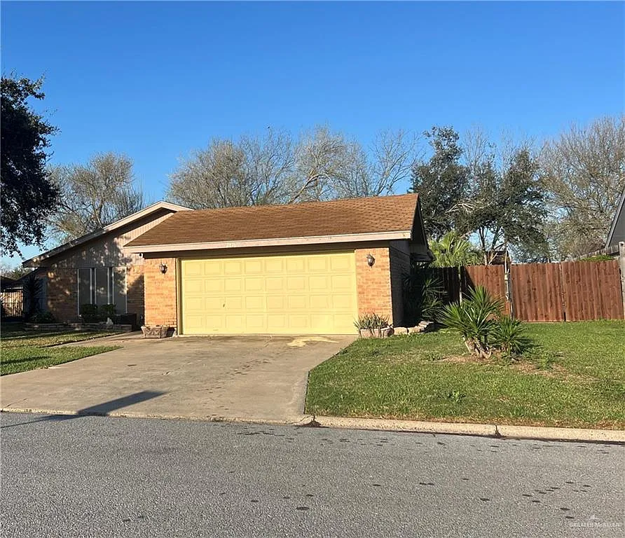 3 bed, 2.0 bath, 1365 sqft, $3,500 — Photo 1