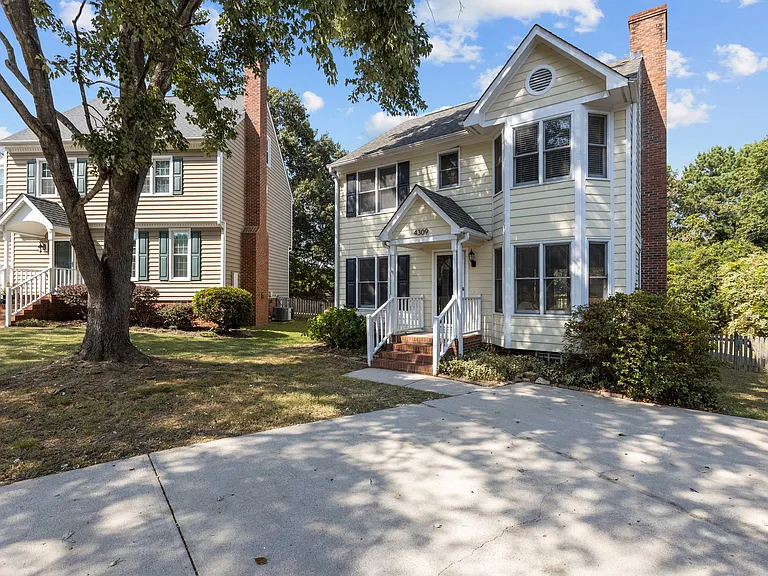 4309 Warfield Pl — Photo 3