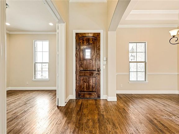4th image of 1017 Ember Crest Dr