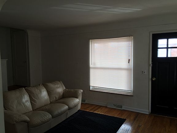 3rd image of 940 Seibel Ln