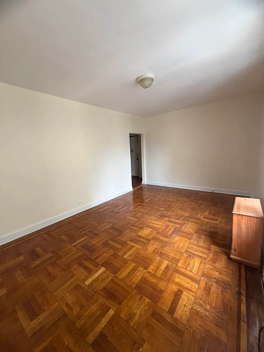 Building Photo - 11 Hillside Ave #4J
