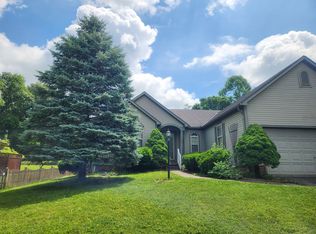 1586 Bush Hill Dr, Lancaster, OH 43130